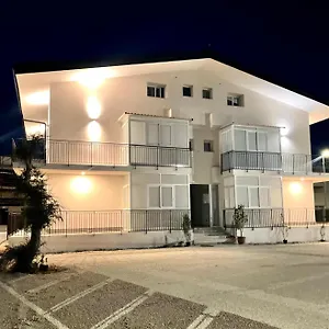 Leverblu House Hotel